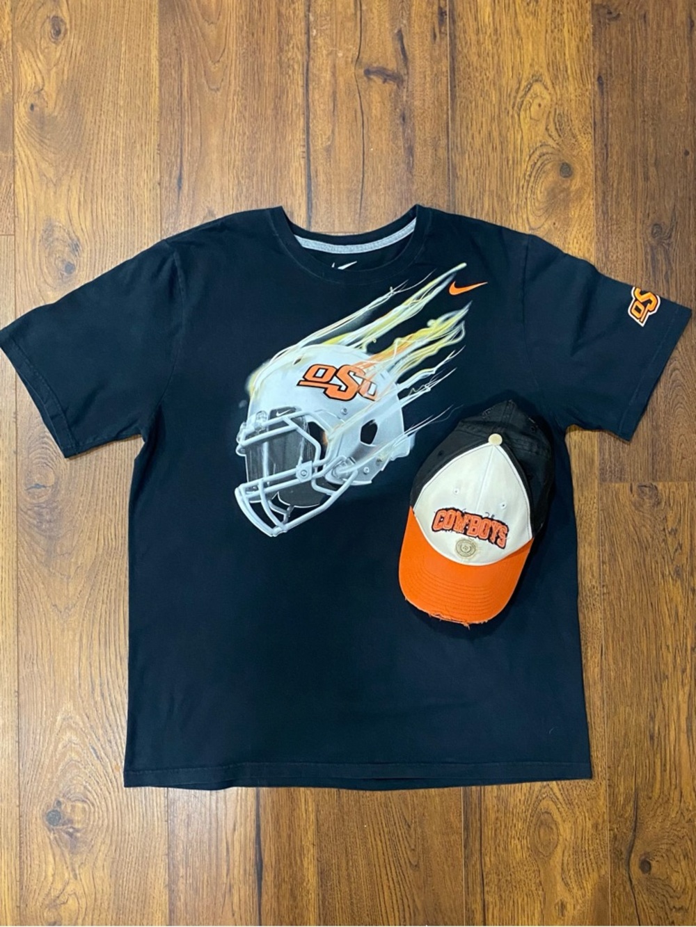 Vintage Men’s OSU Black Nike Graphic T-Shirt with Destructed Cowboys Hat/Cap XL